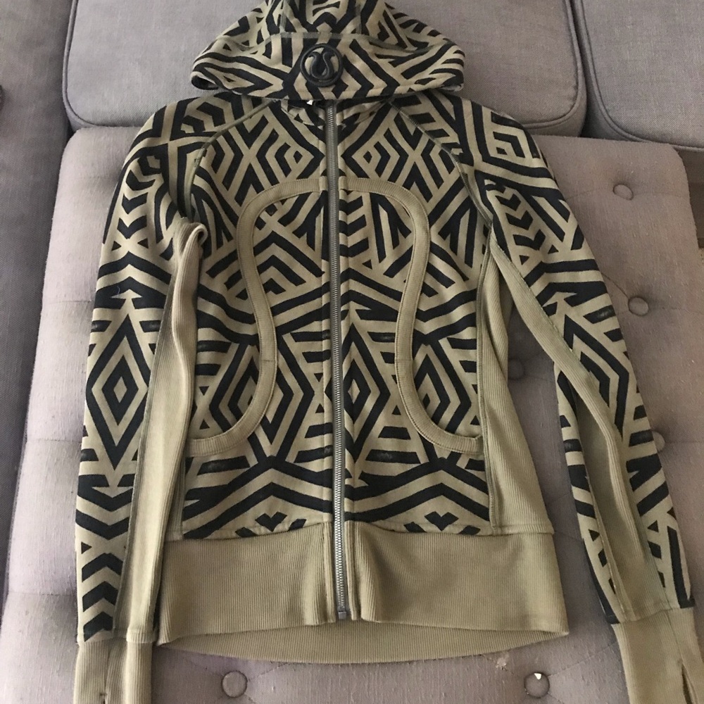 Lululemon scuba jacket size 4